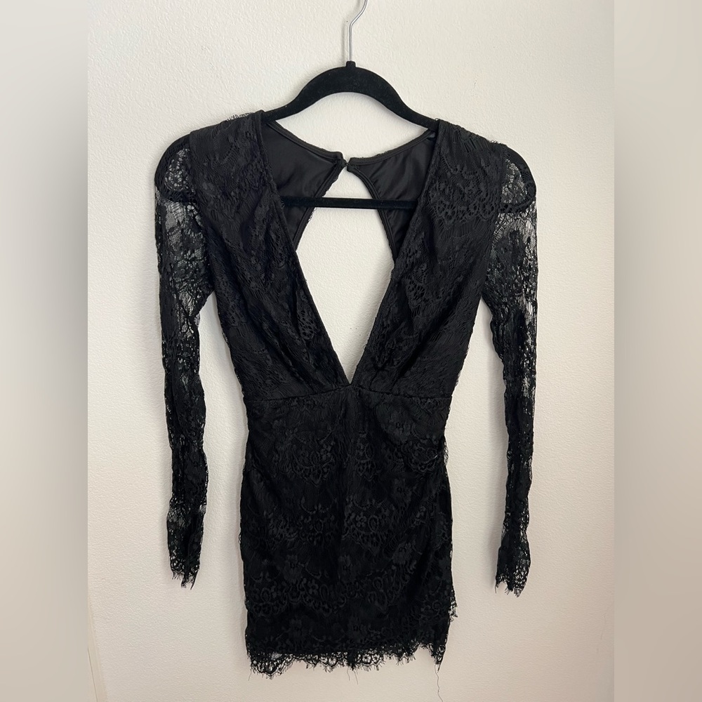 Deep V Neck Windsor lace dress